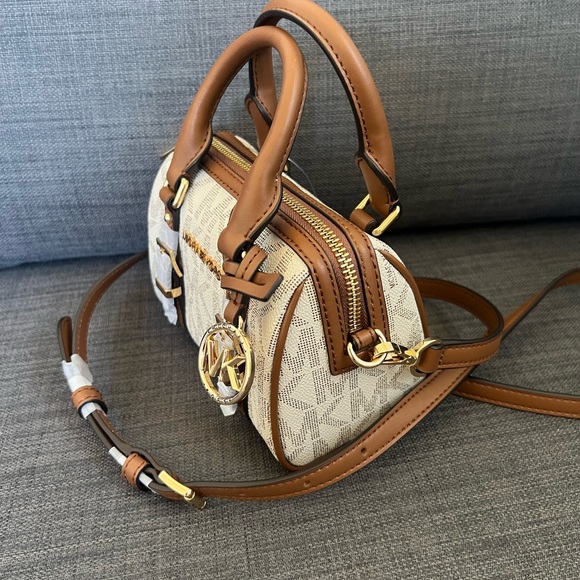 NWT MICHAEL KORS BEDFORD LEGACY EXTRA SMALL DUFFLE CROSSBODY MINI SATCHEL - Picture 6 of 11